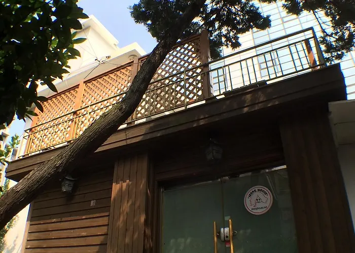 Jeong House