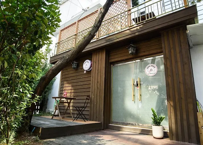 Jeong House