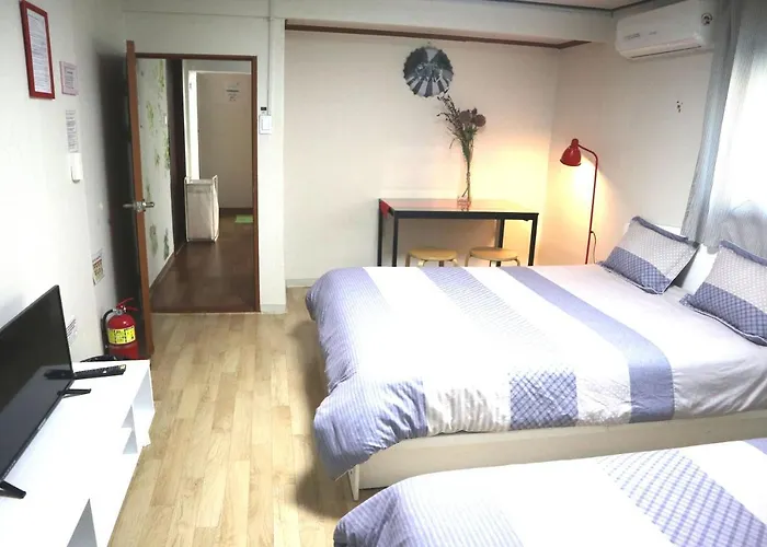 Jeong House 2*